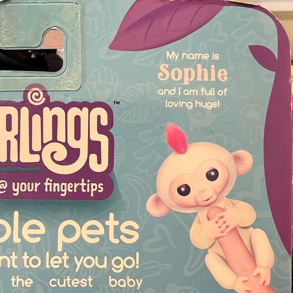 White baby monkey Sophie Fingerlings new NIP kids‎ toy - Picture 3 of 3